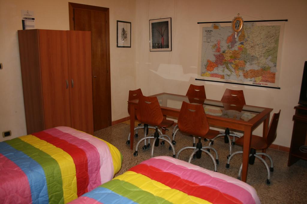 פויג'ה Jll Room חדר תמונה